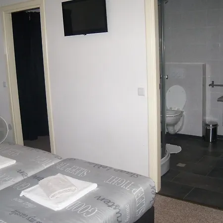 לינה וארוחת בוקר Hoeve Heidonk 3*